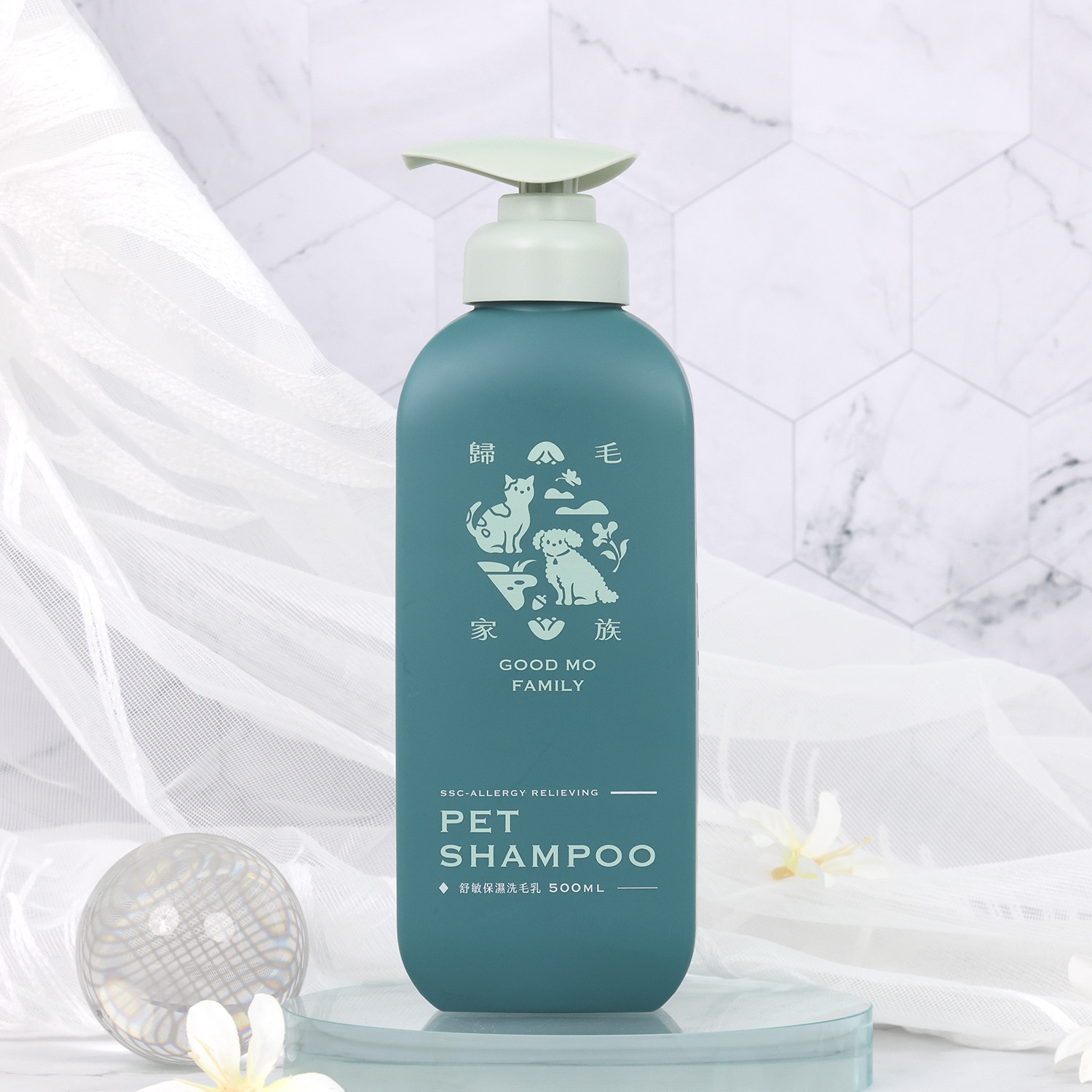 GoodMo 舒敏保濕洗毛乳的官方實物產品攝影
